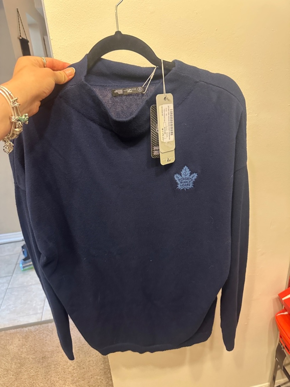 Toronto Maple Leafs Sweater NWT